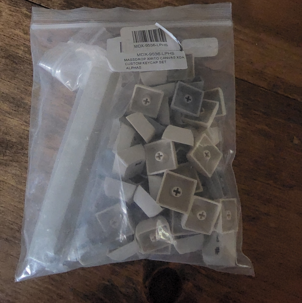 MASSDROP ×MiTo Canvas XDA Custom keycap set-Alphas - Picture 3 of 3